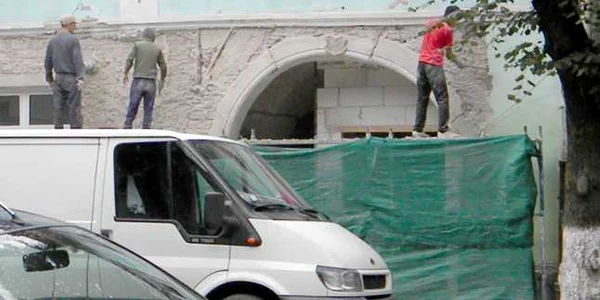 Chioşc ilegal cu preţ de 5.000 de lei