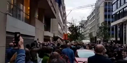 5cebdd1e445219c57e1d03b0 jpg