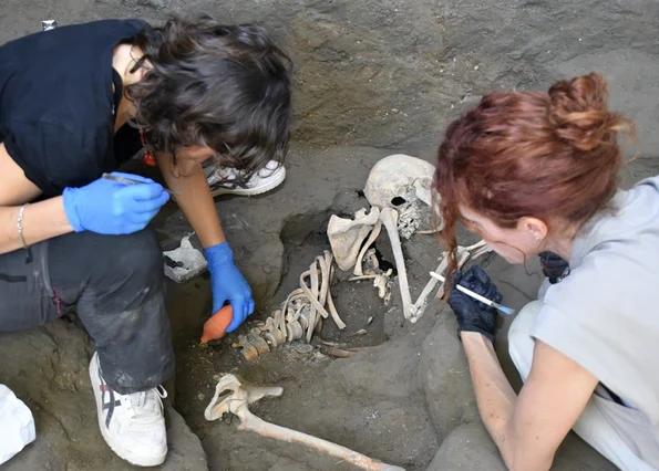 Noi victime ale erupției Vezuviului, descoperite de arheologi (© Facebook / Pompeii - Parco Archeologico)