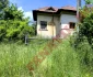 Cum arată, de fapt, casa părăsită în care au locuit Călin Georgescu și soția sa, Cristela / foto: Fanatik.ro