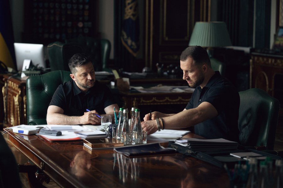 Povestea brățării noului ministru al Apărării din Ucraina. Merge cu ea la fiecare ședință