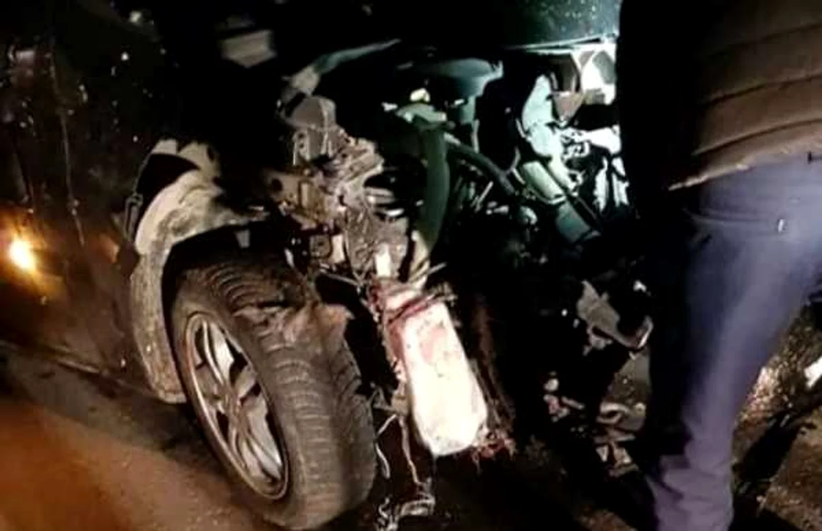 Autoturismul a fost puternic avariat FOTO botosaneanul.ro