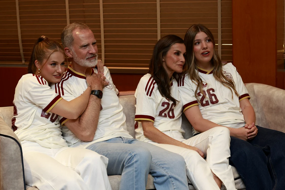 Regele Felipe, Regina Letizia, Prințesa Leonor și Infanta Sofia au urmărit meciul Spania  Franța din Campionatul Mondial de Fotbal   profimedia 1116635048 jpg