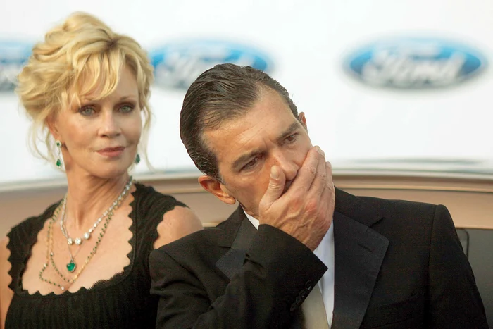 Banderas a făcut sex cu tinere inclusiv în patul conjugal