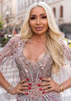 Designerul Sonia Trifan îi va crea rochia de mireasă Simonei Trașcă la nunta cu solistul Marian Buzilă foto: Facebook 