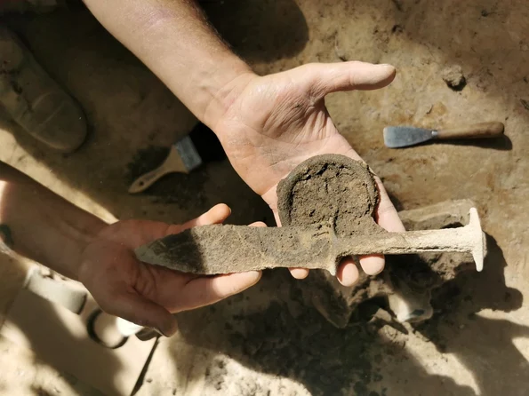 Un depozit spectaculos de piese din bronz, descoperit de arheologi (© Complexul Muzeal Bistrița-Năsăud)