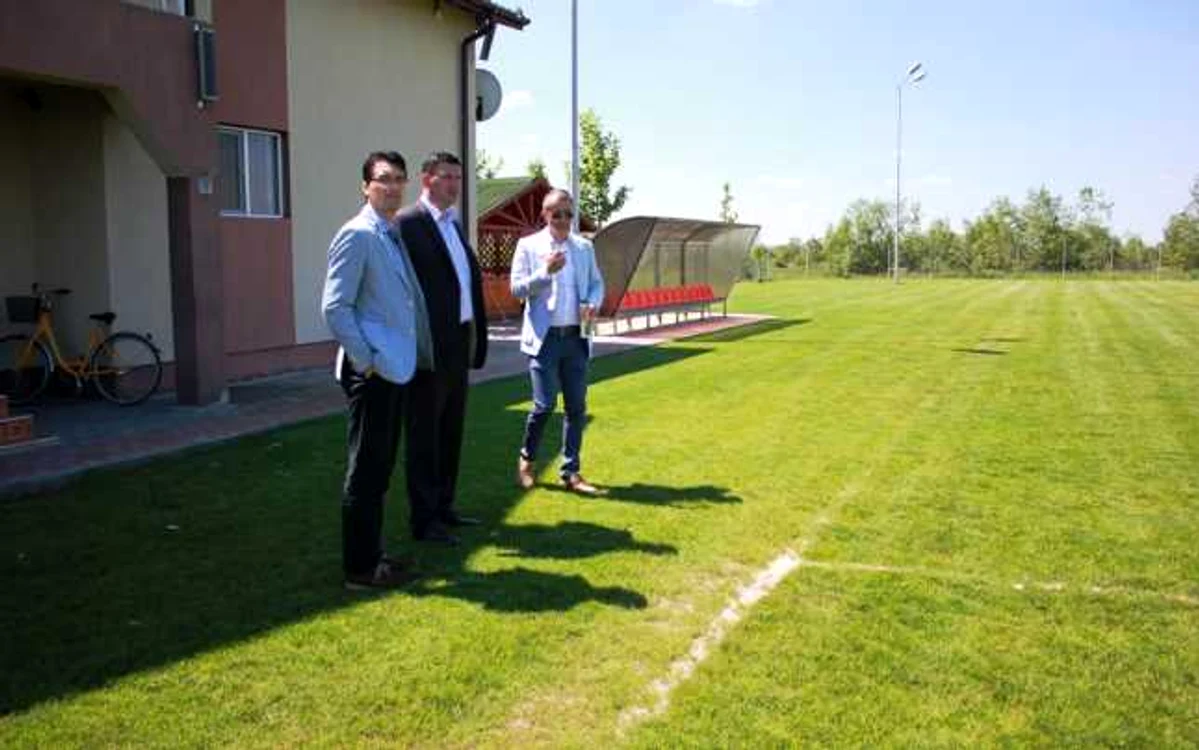 Arena se vrea a fi o copie mai mică a stadionului “Ilie Oană” din Ploieşti. Lucrările ar putea începe din toamnă, potrivit reprezentanţilor primăriei, actualul stadion urmând a fi demolat