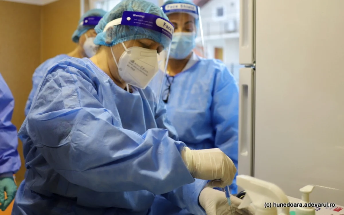 Medici în spital suport COVID-19 FOTO Adevărul