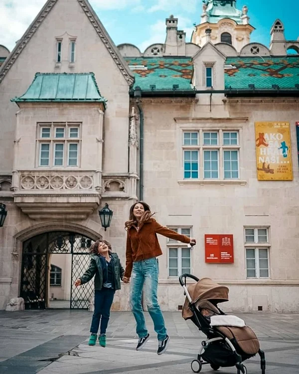 
    Dana Rogoz, Paște la Bratislava cu toată familia   