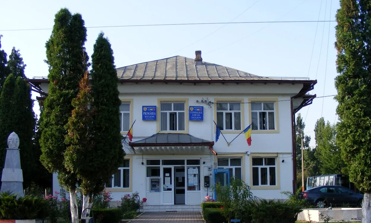Primăria Ţicleni angajează asistent medical comunitar