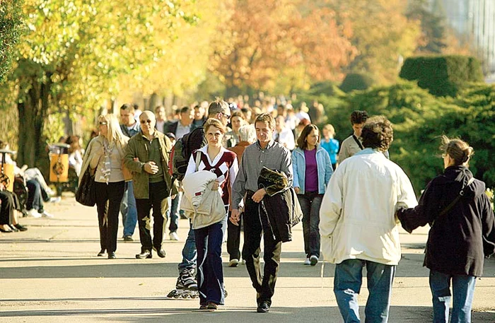 Toamna ne face o surpriză plăcută: noiembrie începe cu vreme frumoasă