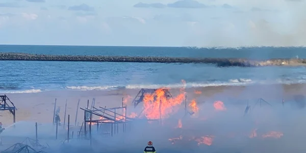 incendiu plaja beach bar