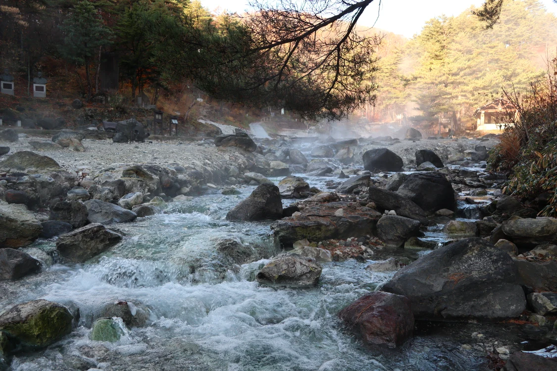 Japonezii transformă faimoasele izvoare termale „onsen” în pulbere pentru export FOTO: X