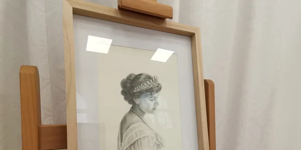 obiecte care au apartinut reginei maria, aduse intr o expozitie la muzeul judetean olt   foto alina mitran (2) jpg