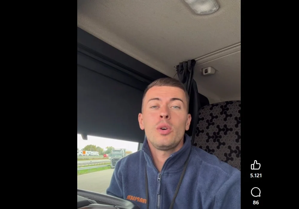 Șoferul român care și-a deschis propria afacere după ce a străbătut Europa cu câinele său: „A fost multă muncă, dar am reușit”