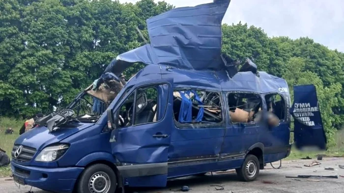 Rusă a lansat un atac cu dronă asupra unui autobuz cu civili în nordul Ucrainei FOTO: X