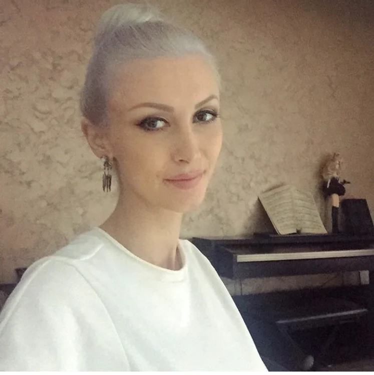 Andreea are părul alb acum, dar fanii nu s-au arătat încântaţi de schimbare