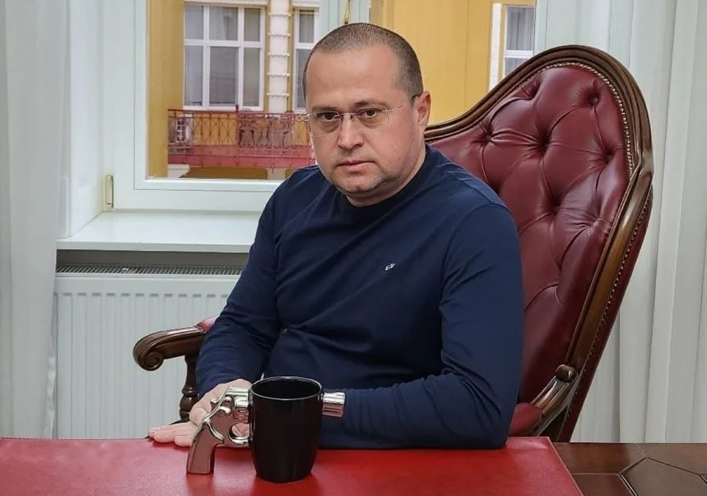 Avocatul lui Viorel Pașca afirmă că Asociația „Dumbrava” a primit o amendă record de la ITM după ce DIICOT a pus sechestru pe toate bunurile şi conturile. Inadvertenţa din documente