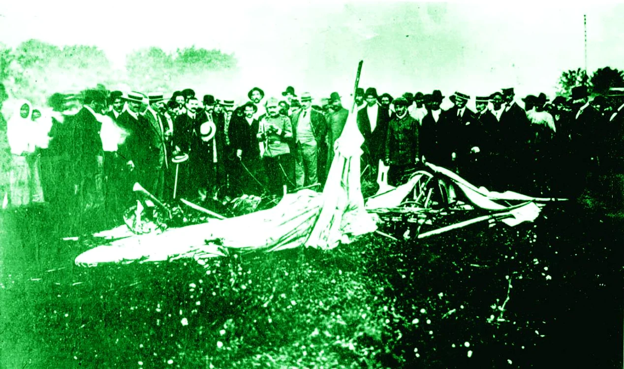33 Aeroplanul Vlaicu II prabusit la Banesti langa Campina jpg jpeg