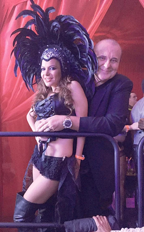 Nick Rădoi nu şi-a luat mâinile de pe Andreea, fiind suspect de intimi