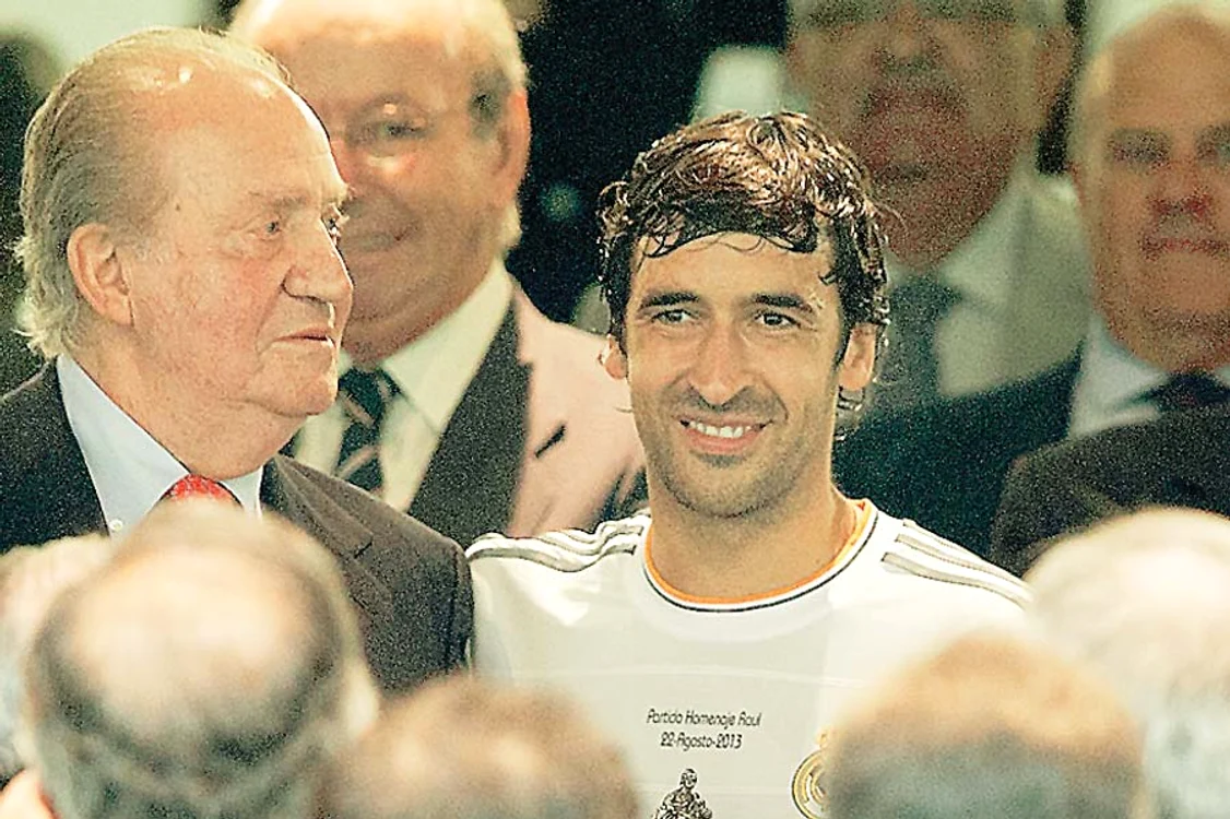 Raul a fost aruncat  in aer de foştii  coechipieri