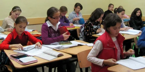 Elevii de la şcolile din mediul rural nu au suficiente rechizite