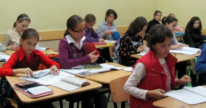 Elevii de la şcolile din mediul rural nu au suficiente rechizite