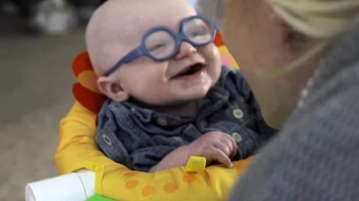 Leo a zâmbit cu gura până la urechi când a văzut-o pe mama lui