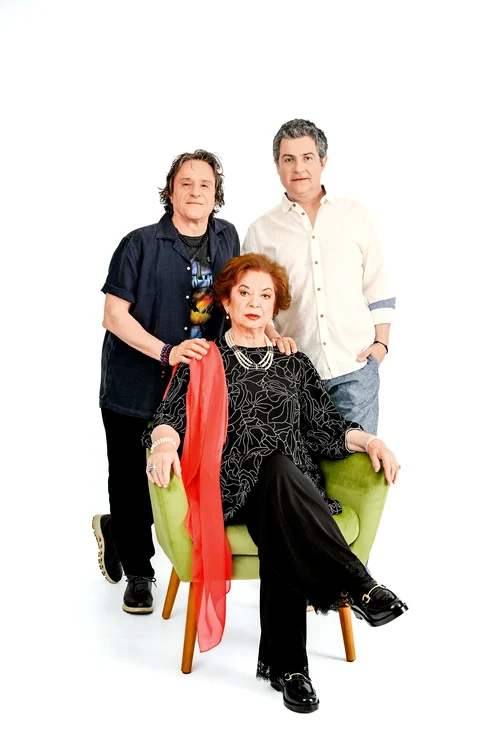 Împreună cu Virginia Rogin și Mihai Călin la filmările pentru „Camera 609”. FOTO: Antena 1