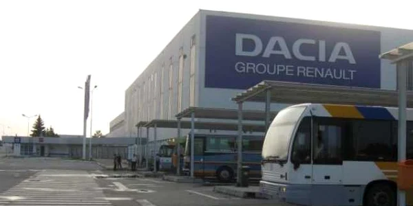 Lucrătorii de la Dacia Mioveni vor sta acasă luni şi marţi. 