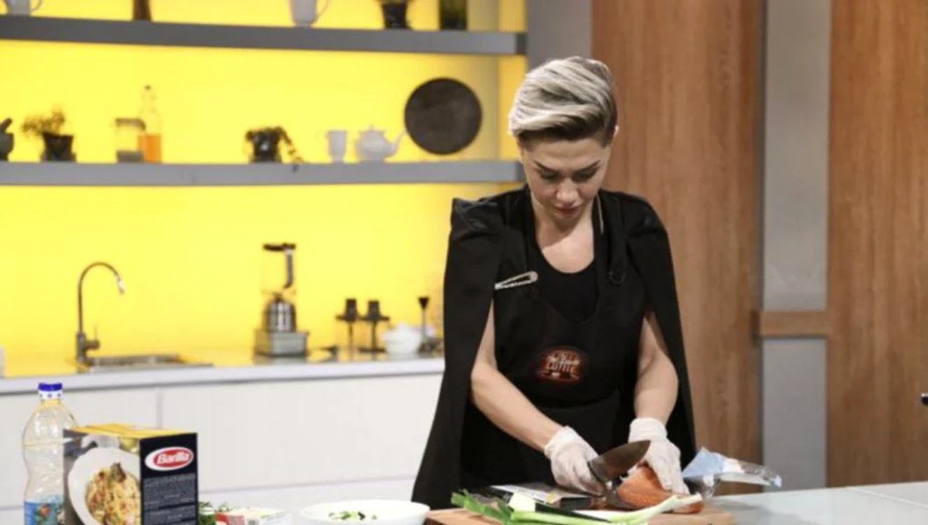 Ramona a povestit, cu lacrimi în ochi, coșmarul pe care l-a trăit atunci când avea șase aniSursă foto: Antena 1
