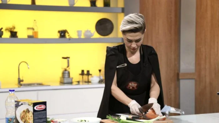 Ramona a povestit, cu lacrimi în ochi, coșmarul pe care l-a trăit atunci când avea șase aniSursă foto: Antena 1