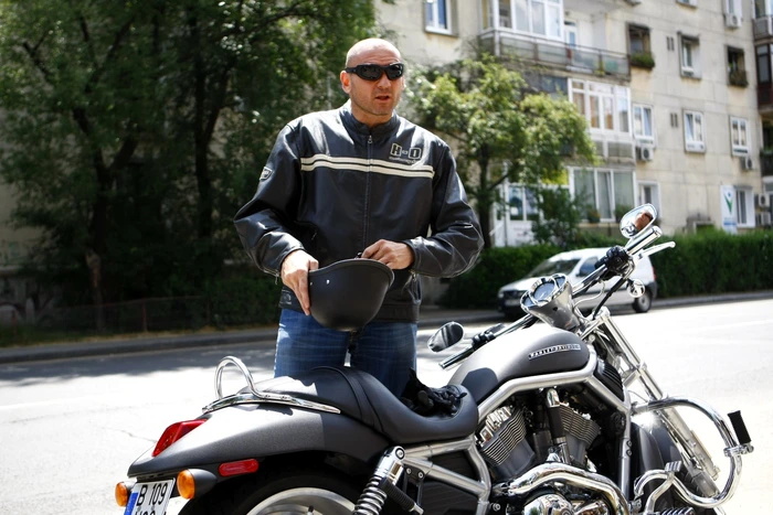stelea pe motor