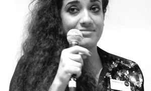 "Traducerea e un act de iubire" interviu cu Athena FARROKHZAD png