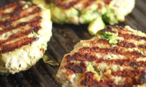 chiftele cu carne de pui si avocado jpeg