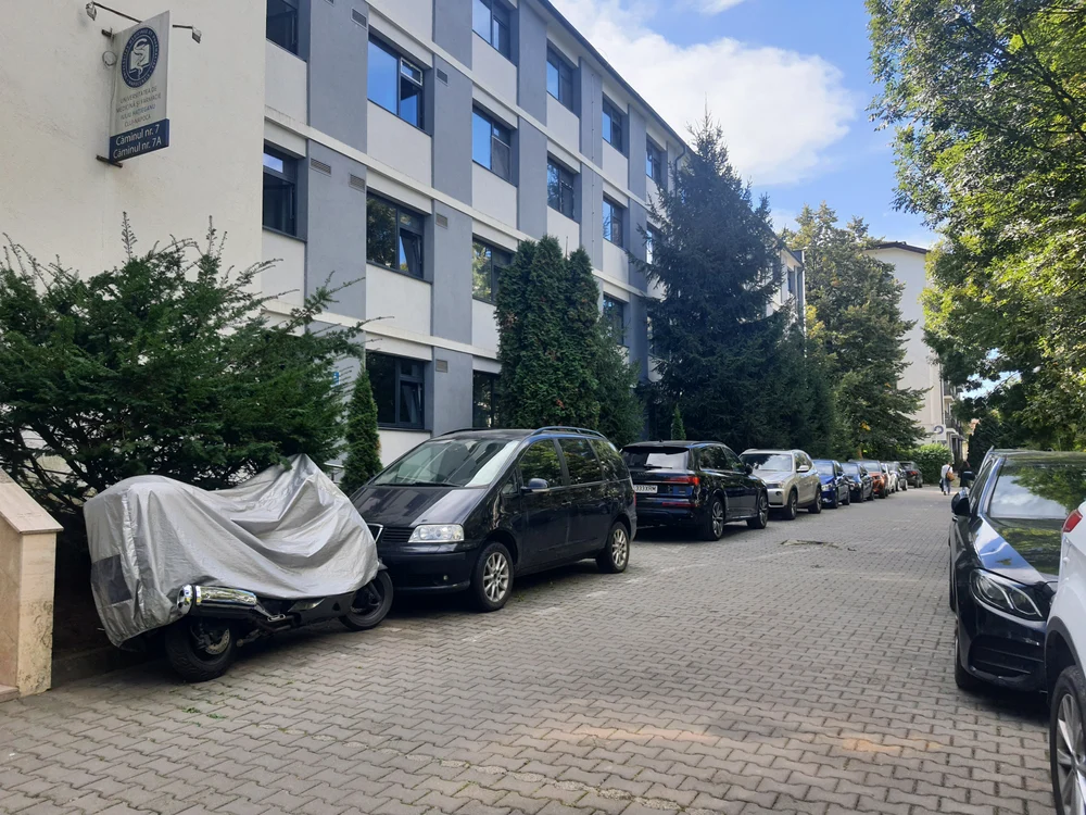 Căminul 7 al UMF din Hașdeu. 