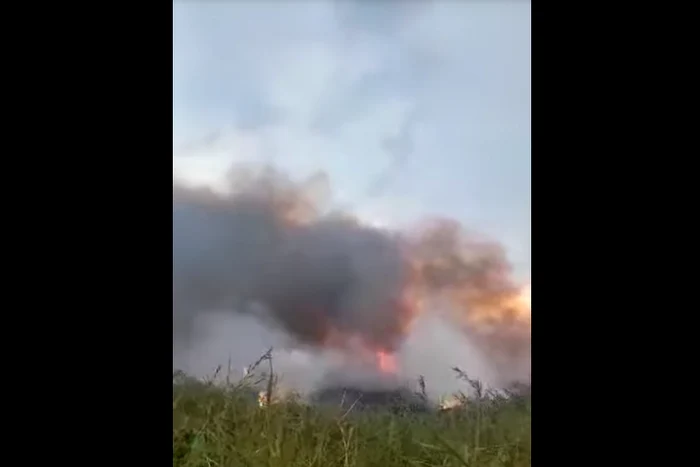 Incendiile se manifestă în patru zone diferite. FOTO captură video Facebook VIPY