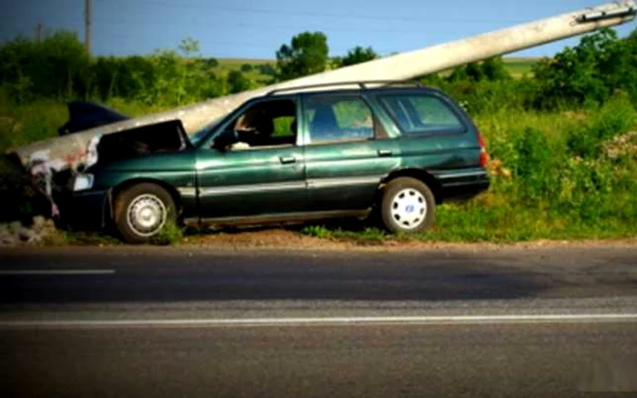 În urma accidentului patru oameni au ajuns în spital. D.G. ARHIVĂ.