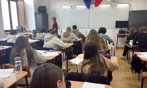 elevi la concurs romana mate la CNRG Slatina  sursa foto felicia alexandru  (6) jpeg