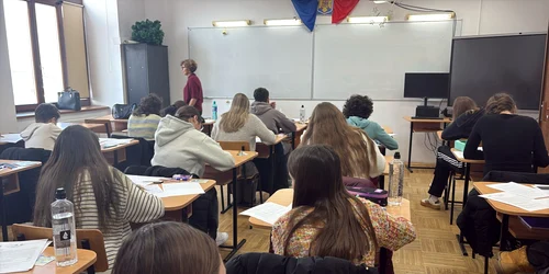 elevi la concurs romana mate la CNRG Slatina  sursa foto felicia alexandru  (6) jpeg