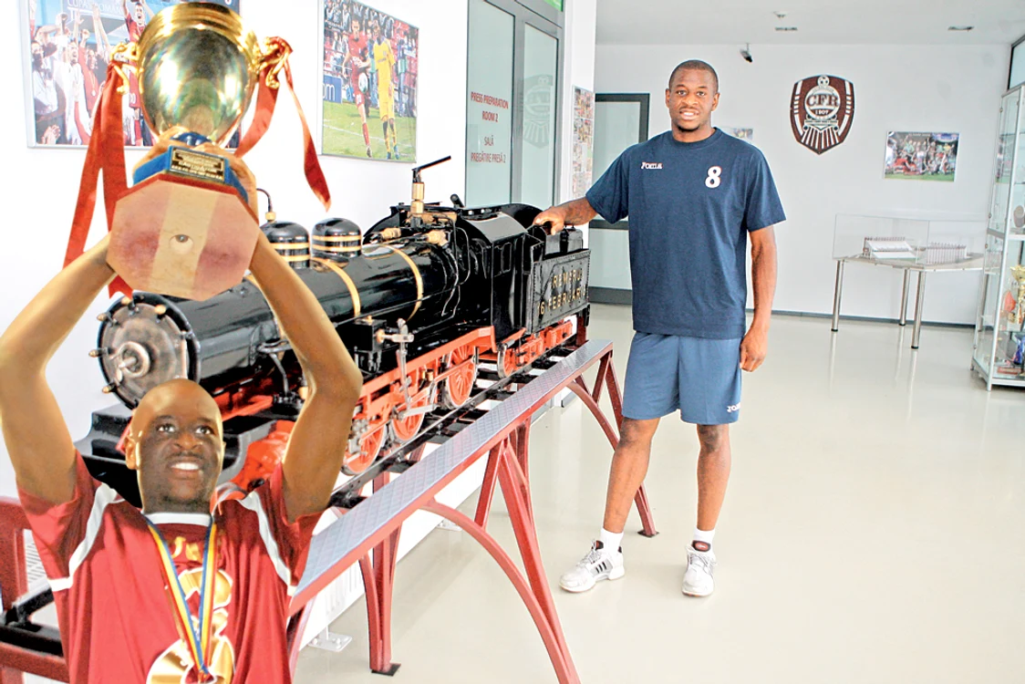 
    Dominique Kivuvu  are deja un trofeu  câştigat cu CFR  Cluj: Supercupa  României  