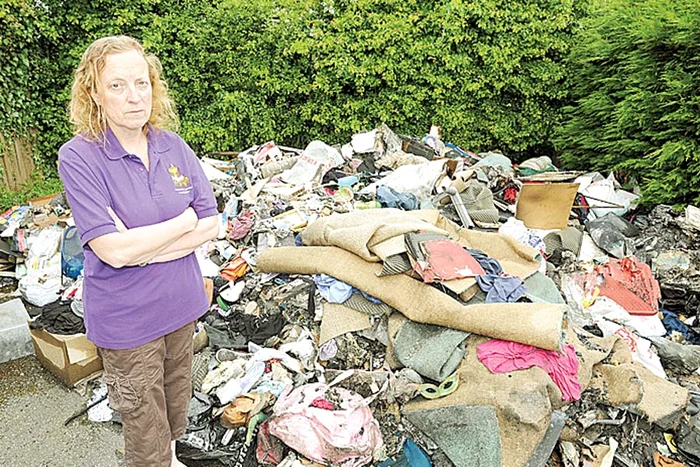 Salvatorul i-a pus repede masca de oxigen (Fotografii: Photoland/Caters)