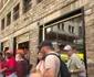 Român filmat cum fură din rucsacul unui turist, în Italia
