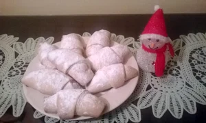 cornulete cu mere si nuca jpeg