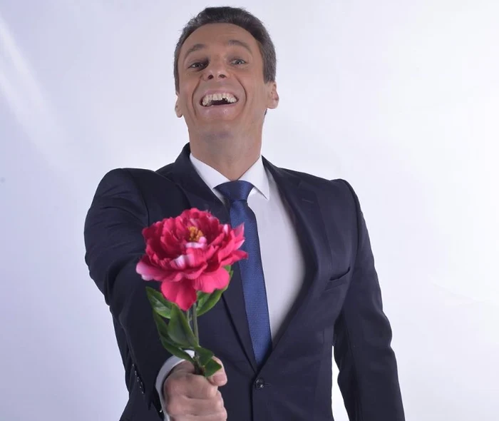 
    Mircea Badea și-a schimbat părerea despre gunoieri și a spus că vrea să se facă musafirFOTO: Click!  