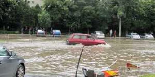 Strada a devenit în scurt timp o capcană pentru şoferi