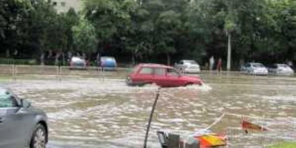 Strada a devenit în scurt timp o capcană pentru şoferi