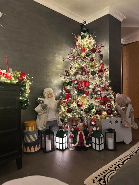 Decorațiunile pentru brad de pe vremea bunicilor se vând ca pâinea caldă. Unii organizează licitație pentru că cererea e mare
