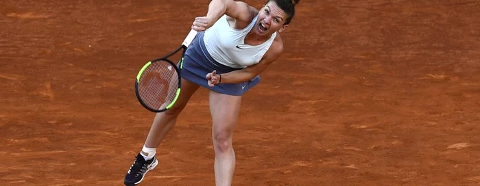 Simona Halep joacă finala Madrid cu  Kiki Bertens FOTO AFP / Oscar del Pozo