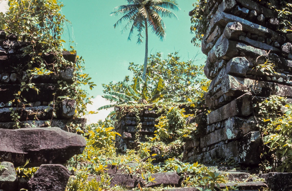 Ruinele de la Nan Madol FOTO wikipedia